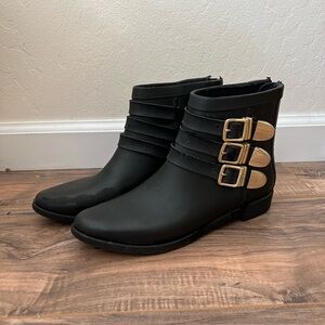 Loeffler Randall Fenton buckle, back zip rain boots